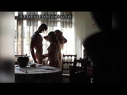 ❤️ Amigos sexuais convidam um homem gigante e um ménage à trois com ele Porno em pt.porngameshub.ru