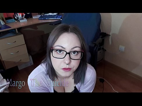 ❤️ Rapariga Sexy com Dildo de Óculos Chupa Profundamente na Câmara Porno em pt.porngameshub.ru