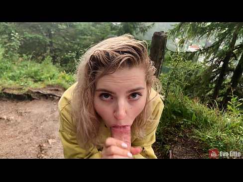 ❤️ Rapariga engole o esperma depois de um broche público - Eva Elfi Porno em pt.porngameshub.ru